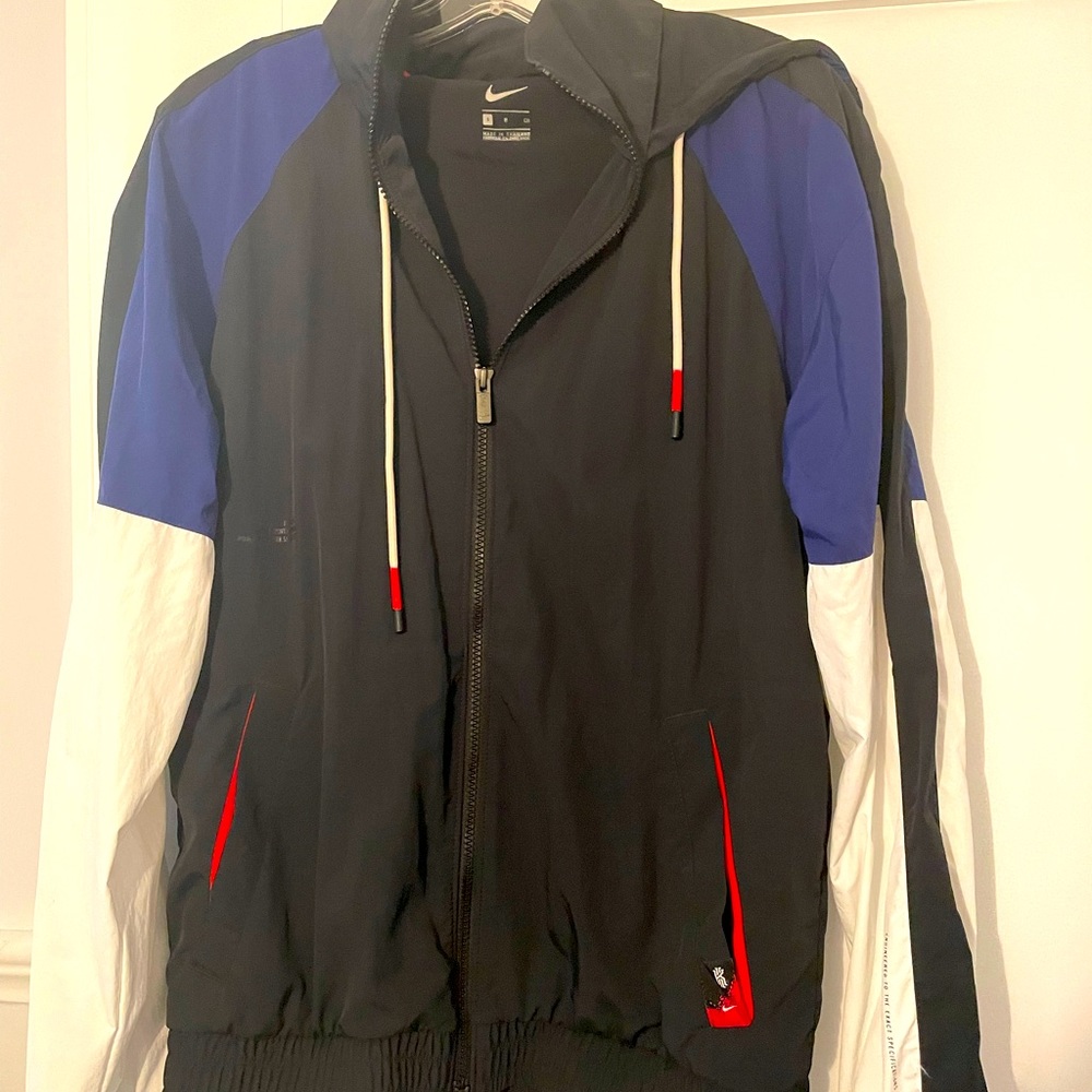 Men’s Nike hooded windbreaker